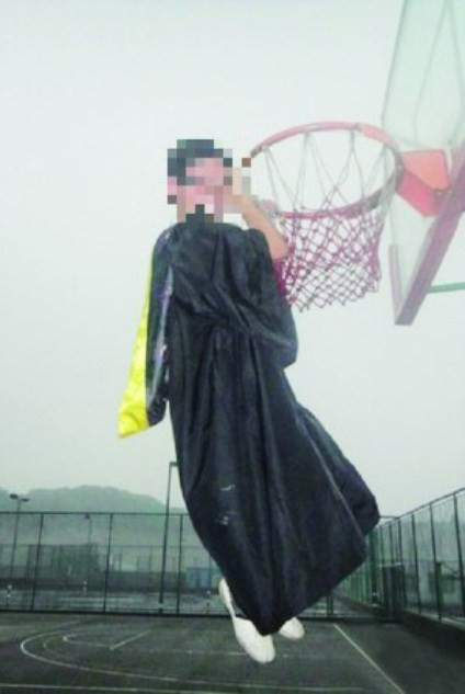 >> KÝ TÚC XÁ "ĐỘC NHẤT VÔ NHỊ" TRÊN THẾ GIỚI >> NHỮNG BÀI VĂN LẠ KHIẾN CƯ DÂN MẠNG "PHÁT SỐT"