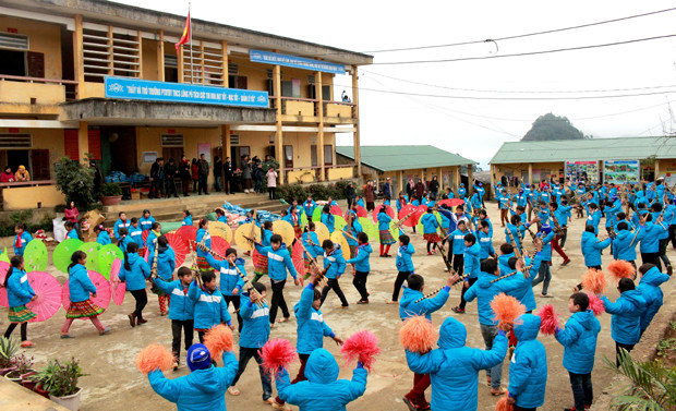 Hoạt động ngoài giờ của học sinh Trường Tiểu học xã Lũng Pù (Mèo Vạc).(Ảnh: Báo Hà Giang)