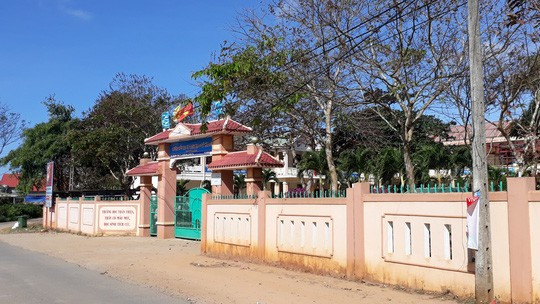 Trường Tiểu học và Trung học cơ sở Tân Liên (Hướng Hóa, Quảng Trị) nơi ông Linh làm Hiệu trưởng. Ảnh: NLĐ Trường Tiểu học và Trung học cơ sở Tân Liên (Hướng Hóa, Quảng Trị) nơi ông Linh làm Hiệu trưởng. Ảnh: NLĐ