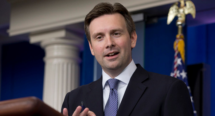 Thư ký báo chí Nhà Trắng sắp mãn nhiệm Josh Earnest, ảnh: Politico. Thư ký báo chí Nhà Trắng sắp mãn nhiệm Josh Earnest, ảnh: Politico.