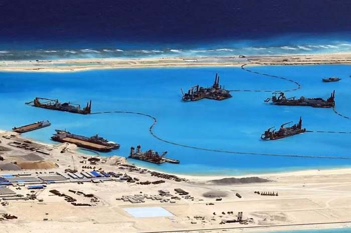 Nếu quả thực mong muốn thế giới hòa bình, thượng tôn pháp luật, hy vọng Chủ tịch Tập Cận Bình chỉ đạo các cơ quan tham mưu dừng quân sự hóa Biển Đông.