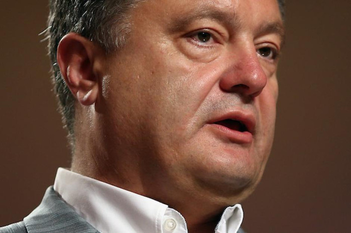 Tổng thống Ukraine Petro Poroshenko tuyên bố quân đội nước ông đã tiêu diệt số xe quân sự Nga xâm nhập lãnh thổ nước này. Tổng thống Ukraine Petro Poroshenko tuyên bố quân đội nước ông đã tiêu diệt số xe quân sự Nga xâm nhập lãnh thổ nước này.