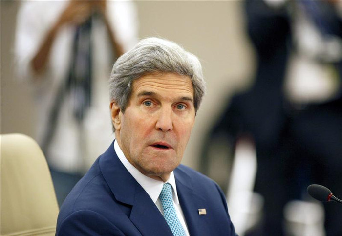 Ngoại trưởng Mỹ John Kerry đề xuất đóng băng các hành động khiêu khích trên Biển Đông. Ngoại trưởng Mỹ John Kerry đề xuất đóng băng các hành động khiêu khích trên Biển Đông.