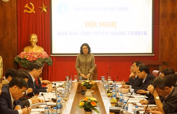 Thứ trưởng, Tổng Giám đốc Bảo hiểm xã hội Việt Nam Nguyễn Thị Minh phát biểu tại Hội nghị. Ảnh: baohiemxahoi.gov.vn