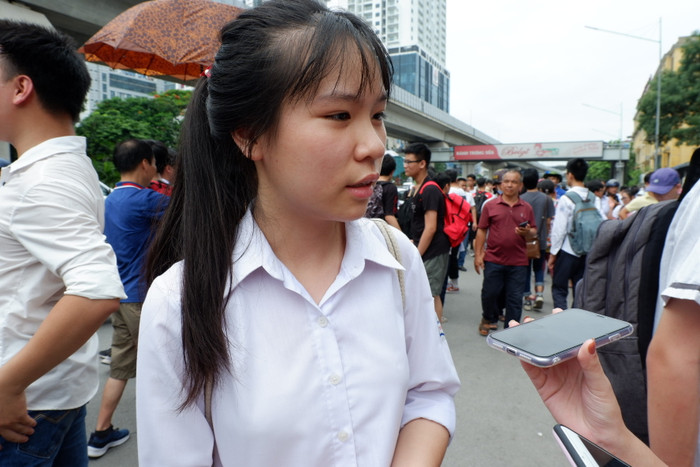 Thi sinh Kiều Nguyệt Thu cho rằng đề Văn chuyên Tự Nhiên không quá khó. Ảnh: Nguyễn Huyền Thi sinh Kiều Nguyệt Thu cho rằng đề Văn chuyên Tự Nhiên không quá khó. Ảnh: Nguyễn Huyền