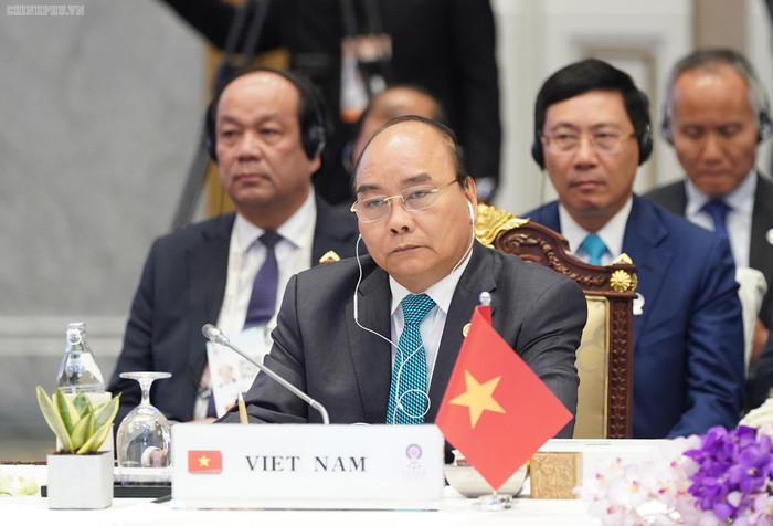 Thủ tướng Nguyễn Xuân Phúc dự Phiên họp toàn thể Hội nghị Cấp cao ASEAN lần thứ 34. Ảnh: VGP Thủ tướng Nguyễn Xuân Phúc dự Phiên họp toàn thể Hội nghị Cấp cao ASEAN lần thứ 34. Ảnh: VGP