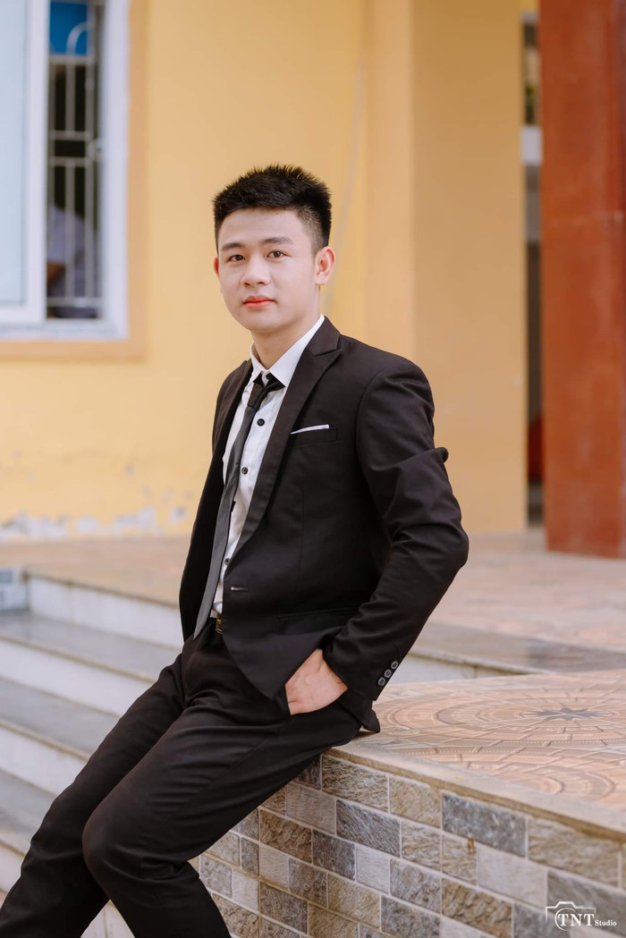 Nguyễn Trần Nam Khánh (học sinh trường Trung học phổ thông Nam Đàn 1) gây ấn tượng với điểm số 29,8 - trở thành thủ khoa khối A của tỉnh Nghệ An. Ảnh: NVCC Nguyễn Trần Nam Khánh (học sinh trường Trung học phổ thông Nam Đàn 1) gây ấn tượng với điểm số 29,8 - trở thành thủ khoa khối A của tỉnh Nghệ An. Ảnh: NVCC