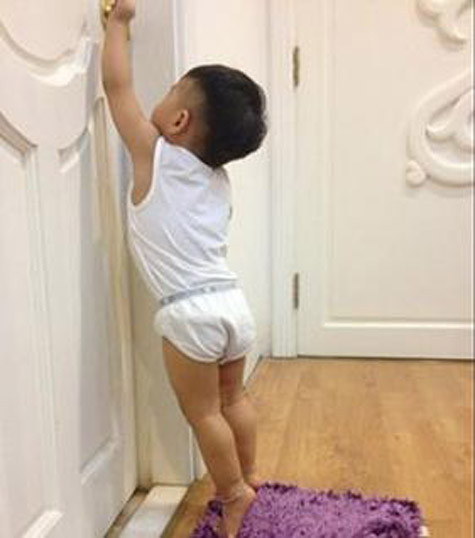 Cậu con trai hơn 1 tuổi của Thủy Anh - Đăng Khôi Cậu con trai hơn 1 tuổi của Thủy Anh - Đăng Khôi