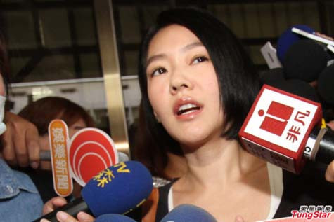 Tiểu S với khuôn mặt mệt mỏi