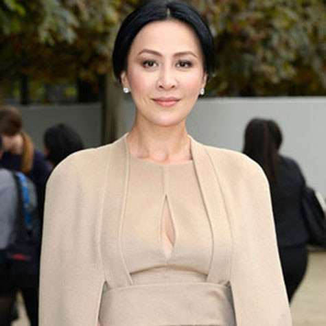 Lưu Gia Linh một mình ở Paris