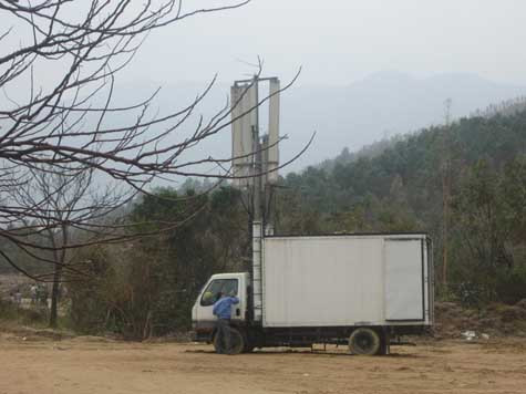 Xe phát sóng hoạt động phục vụ những công việc tiếp theo cho Lễ tang của Người Xe phát sóng hoạt động phục vụ những công việc tiếp theo cho Lễ tang của Người