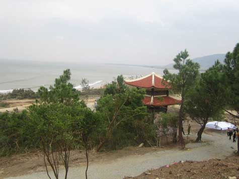 Từ mộ Đại tướng, nhìn rộng ra toàn cảnh Từ mộ Đại tướng, nhìn rộng ra toàn cảnh