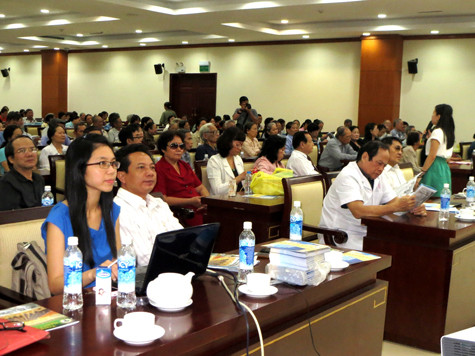 Đông đảo người tiêu dùng tại TP.HCM đến tham dự Hội thảo. Đông đảo người tiêu dùng tại TP.HCM đến tham dự Hội thảo.