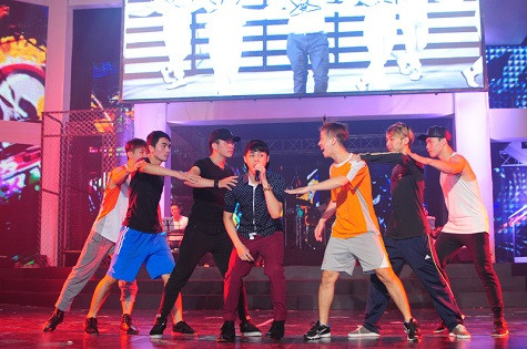 Noo Phước Thịnh sẽ thể hiện ca khúc Đừng nhìn lại cùng vũ đoàn Hoàng Thông Noo Phước Thịnh sẽ thể hiện ca khúc Đừng nhìn lại cùng vũ đoàn Hoàng Thông