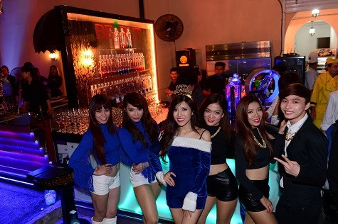 Trước đó, Trang Pháp cũng bị coi là nguyên nhân khiến tình cảm gia đình của Dương Khắc Linh và người vợ ngoại quốc Lydia đổ vỡ. Dù vậy, nhạc sĩ đã lên tiếng đính chính, cho rằng cả hai chia tay vì có quá nhiều bất đồng trong thời gian chung sống với nhau. Trước đó, Trang Pháp cũng bị coi là nguyên nhân khiến tình cảm gia đình của Dương Khắc Linh và người vợ ngoại quốc Lydia đổ vỡ. Dù vậy, nhạc sĩ đã lên tiếng đính chính, cho rằng cả hai chia tay vì có quá nhiều bất đồng trong thời gian chung sống với nhau.