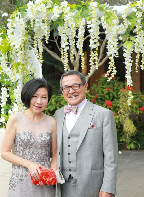 Bố mẹ chú rể Khải Uy