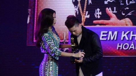 Hoàng Tôn lập cú đúp với Em không quay về