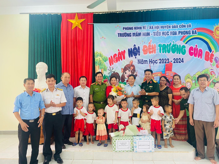 Ngày khai giảng lớp mầm non Hoa Phong Ba trên đảo Cồn Cỏ (Quảng Trị). Ảnh: CTV Ngày khai giảng lớp mầm non Hoa Phong Ba trên đảo Cồn Cỏ (Quảng Trị). Ảnh: CTV