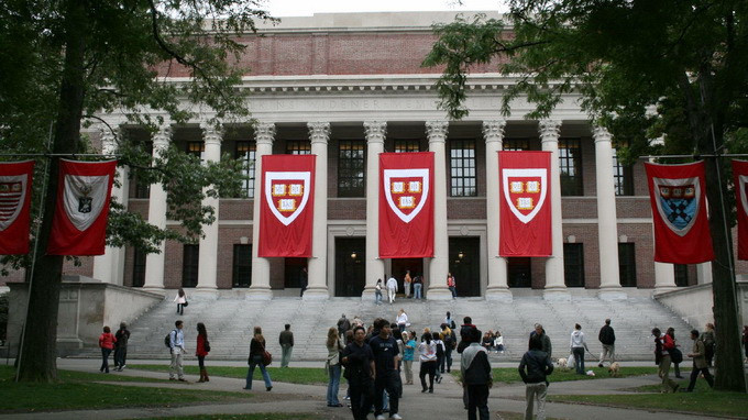 SV tại ĐH Harvard - Ảnh: filthylucre.com SV tại ĐH Harvard - Ảnh: filthylucre.com