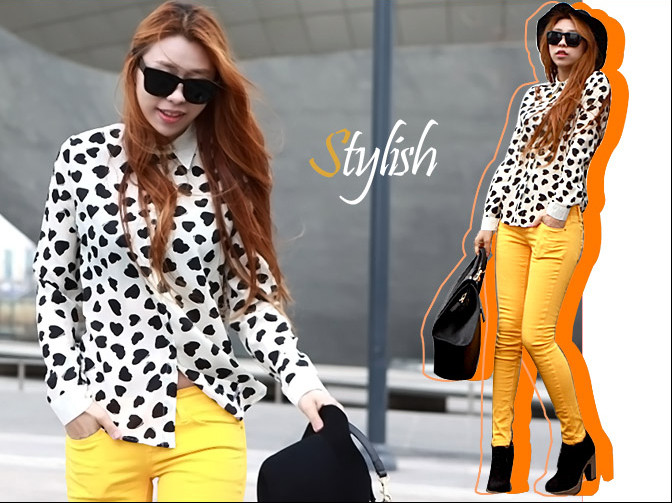 Áo sơ mi đen trắng với những hình trái tim cực yêu, phần cổ áo và tay được nhấn riêng bằng gam màu trắng trơn, chiếc áo cực hợp với quần jeans vàng và đôi giày màu đen cá tính. Xem thêm: Thời trang công sở / Bộ sưu tập váy xinh chào hè 2012. Áo sơ mi đen trắng với những hình trái tim cực yêu, phần cổ áo và tay được nhấn riêng bằng gam màu trắng trơn, chiếc áo cực hợp với quần jeans vàng và đôi giày màu đen cá tính. Xem thêm: Thời trang công sở / Bộ sưu tập váy xinh chào hè 2012.