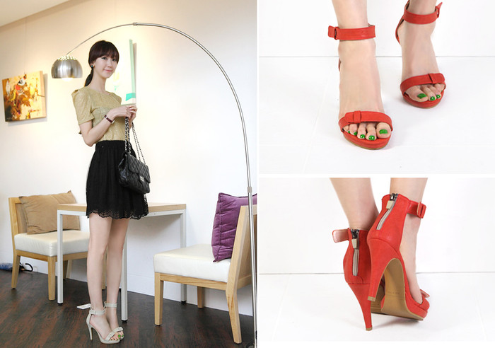 Một đôi sandal cực nữ tính và đáng yêu với hai dây cơ bản đủ sắc màu. Xem thêm: Thời trang Sao Việt / Bật mí cách trang điểm thành mỹ nhân. Một đôi sandal cực nữ tính và đáng yêu với hai dây cơ bản đủ sắc màu. Xem thêm: Thời trang Sao Việt / Bật mí cách trang điểm thành mỹ nhân.