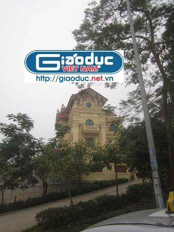 “Ngắm” biệt thự "khủng" sai phép của Tỉnh ủy viên tỉnh Thái Nguyên (Ảnh: Nhật Văn) “Ngắm” biệt thự "khủng" sai phép của Tỉnh ủy viên tỉnh Thái Nguyên (Ảnh: Nhật Văn)