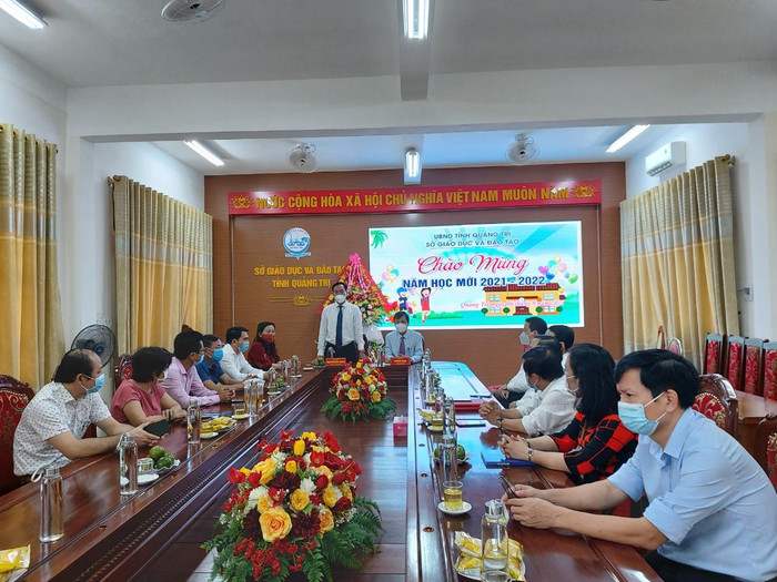 Khai giảng năm học 2021 - 2022 trong bối cảnh dịch bệnh Covid - 19 căng thẳng, phức tạp. Ảnh: Sở Giáo dục và Đào tạo Quảng Trị Khai giảng năm học 2021 - 2022 trong bối cảnh dịch bệnh Covid - 19 căng thẳng, phức tạp. Ảnh: Sở Giáo dục và Đào tạo Quảng Trị