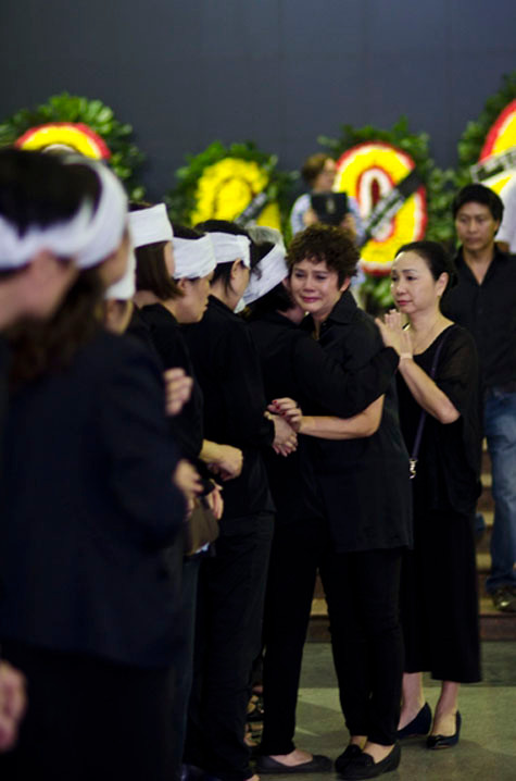 Nghệ sĩ Minh Châu xót xa chia buồn với gia quyến.