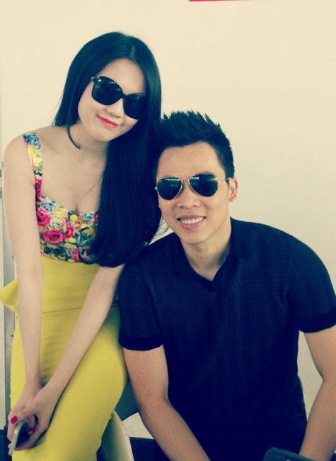 Bởi trên trang cá nhân của Khắc Tiệp, anh liên tục đăng tải rất nhiều hình ảnh thân mật giữa hai người