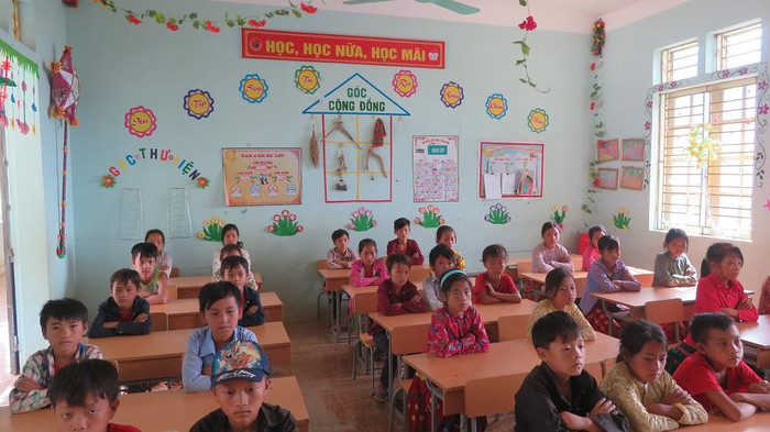 Lớp học tại trường Phổ thông dân tộc bán trú Sủng Trái (Đồng Văn) Lớp học tại trường Phổ thông dân tộc bán trú Sủng Trái (Đồng Văn)