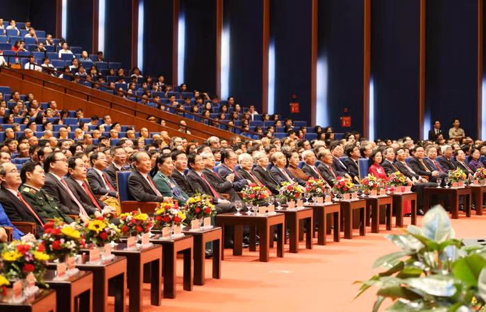 Chủ tịch Hồ Chí Minh sống mãi với non sông đất nước, với nhân dân ta