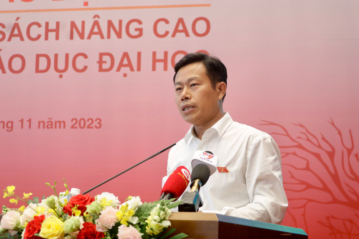 Giáo sư Lê Quân - Giám đốc Đại học Quốc gia Hà Nội phát biểu tại hội thảo. Ảnh: Minh Chi