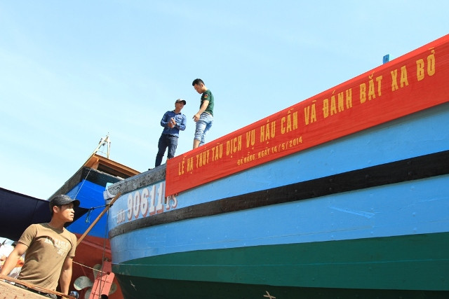 Đây là tàu hậu cần và cũng là tàu đánh bắt hải sản. Tàu có chiều dài 24m, rộng 5,4m; cao 3,2m; có thể chở tới 70 tấn. Đây là tàu hậu cần và cũng là tàu đánh bắt hải sản. Tàu có chiều dài 24m, rộng 5,4m; cao 3,2m; có thể chở tới 70 tấn.