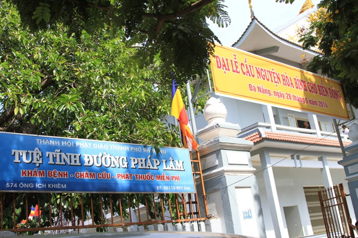 Sáng 28/5, tại Chùa Pháp Lâm, Thành hội Phật giáo Việt Nam thành phố Đà Nẵng đã tổ chức Lễ cầu nguyện hòa bình cho Biển Đông với sự tham dự của chư tôn hòa thượng, chư thượng tọa, đại đức, tăng ni, cư sỹ Phật tử và đông đảo đạo hữu; lãnh đạo các sở, ban, ngành thành phố. Sáng 28/5, tại Chùa Pháp Lâm, Thành hội Phật giáo Việt Nam thành phố Đà Nẵng đã tổ chức Lễ cầu nguyện hòa bình cho Biển Đông với sự tham dự của chư tôn hòa thượng, chư thượng tọa, đại đức, tăng ni, cư sỹ Phật tử và đông đảo đạo hữu; lãnh đạo các sở, ban, ngành thành phố.