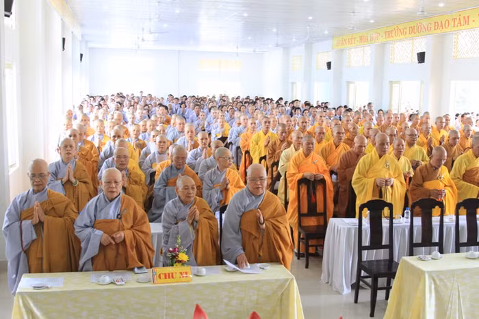 Có khoảng 1.000 người dự lễ cầu nguyện hòa bình cho Biển Đông.