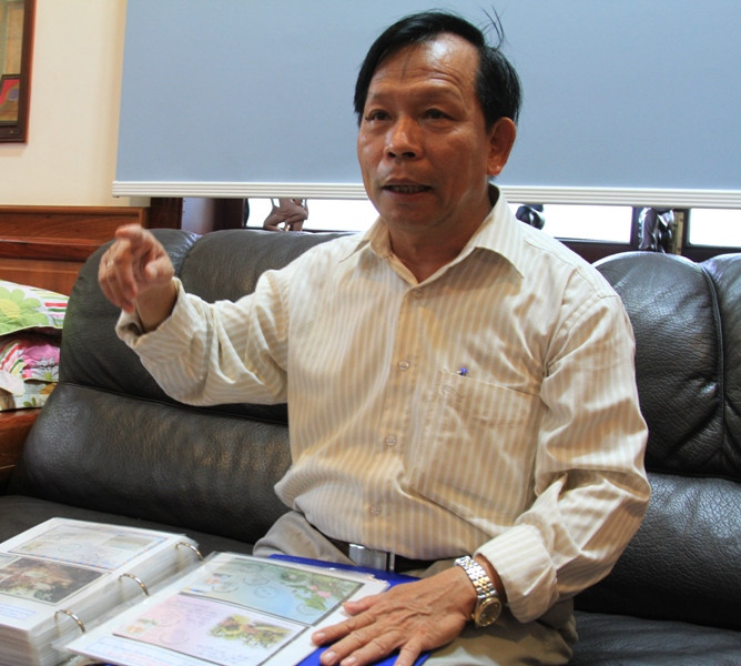 "Năm 1971, ra khỏi nhà tù, tôi được đưa ra miền Bắc. Tình cờ bắt gặp một số mẫu tem có hình Bác, với lòng kính yêu vô hạn, tôi đã cất kỹ, để dành với ý thức là lưu giữ hình ảnh Bác cho riêng mình”, ông Kiên tâm sự.