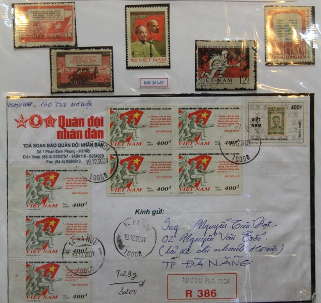 Bộ sưu tập của ông với gần 500 con tem trong, ngoài nước và 400 phong bì thực gửi có đóng dấu ngày phát hành đầu tiên. Tất cả đều để lại hình ảnh xúc động về Bác Hồ và những khám phá thú vị về những con tem quý, độc đáo.