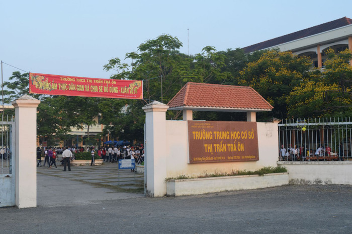 Trường Trung học cơ sở thị trấn Trà Ôn, huyện Trà Ôn, tỉnh Vĩnh Long. Ảnh: website nhà trường Trường Trung học cơ sở thị trấn Trà Ôn, huyện Trà Ôn, tỉnh Vĩnh Long. Ảnh: website nhà trường