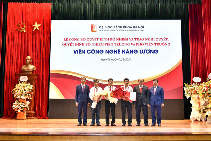 Viện Công nghệ Năng lượng Viện trưởng: Phó Giáo sư Đặng Trần Thọ - Giảng viên cao cấpTrường Cơ khí; Phó Viện trưởng: Tiến sĩ Lê Kiều Hiệp – Giảng viên Trường Cơ khí; Phó Viện trưởng: Phó Giáo sư Phan Anh Tuấn – Giảng viên cao cấp Trường Cơ khí. Viện Công nghệ Năng lượng Viện trưởng: Phó Giáo sư Đặng Trần Thọ - Giảng viên cao cấpTrường Cơ khí; Phó Viện trưởng: Tiến sĩ Lê Kiều Hiệp – Giảng viên Trường Cơ khí; Phó Viện trưởng: Phó Giáo sư Phan Anh Tuấn – Giảng viên cao cấp Trường Cơ khí.