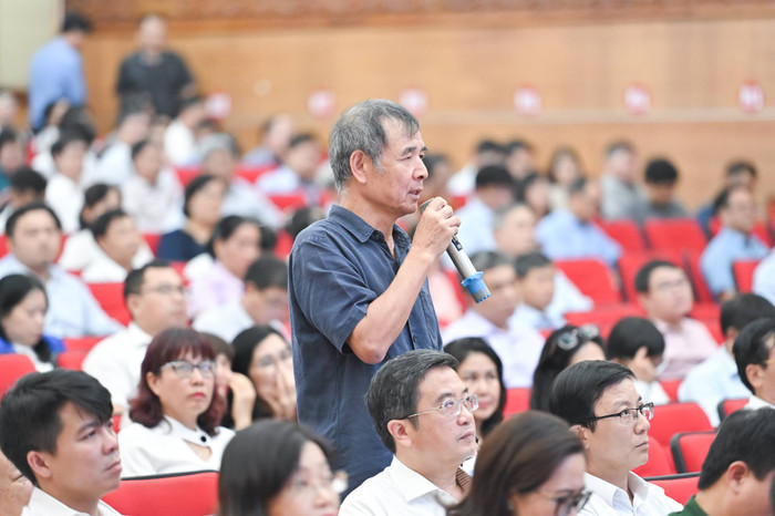 Tiến sĩ Lê Trường Tùng - Chủ tịch Hội đồng trường Trường Đại học FPT phát biểu tại Hội nghị Giáo dục đại học 2024. Ảnh: Trần Hiệp DSC_8841 (1).jpg