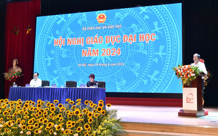 Bộ trưởng Bộ Giáo dục và Đào tạo Nguyễn Kim Sơn phát biểu chỉ đạo tại Hội nghị Giáo dục đại học 2024. Ảnh: Trần Hiệp NTH_0262.jpg