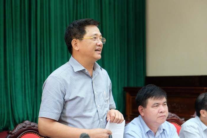 Ông Phạm Xuân Tiến trả lời tại cuộc họp. Ảnh: Đỗ Thơm Ông Phạm Xuân Tiến trả lời tại cuộc họp. Ảnh: Đỗ Thơm