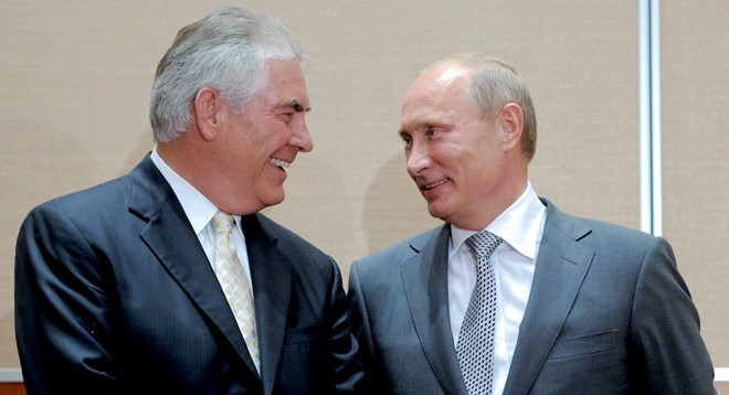 Cuộc gặp giữa ông Tillerson và Tổng thống Nga Putin tuần qua có lẽ cũng ẩn chứa nhiều điều, ảnh minh họa: Politico.com Cuộc gặp giữa ông Tillerson và Tổng thống Nga Putin tuần qua có lẽ cũng ẩn chứa nhiều điều, ảnh minh họa: Politico.com