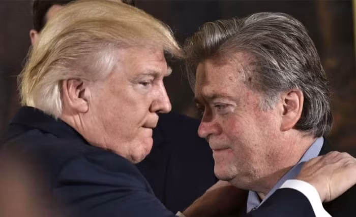 Tổng thống Donald Trump và cố vấn Steve Bannon. Ảnh: SCMP.