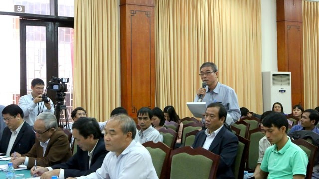 Ngày 15/11/2015 Hội Khoa học lịch sử Việt Nam tổ chức hội thảo khoa học "Môn Lịch sử trong giáo dục phổ thông" sau khi Bộ Giáo dục và Đào tạo công bố dự thảo chương trình giáo dục phổ thông tổng thể, tích hợp Lịch sử với một số môn học khác. Ảnh: Báo Nhân Dân. Ngày 15/11/2015 Hội Khoa học lịch sử Việt Nam tổ chức hội thảo khoa học "Môn Lịch sử trong giáo dục phổ thông" sau khi Bộ Giáo dục và Đào tạo công bố dự thảo chương trình giáo dục phổ thông tổng thể, tích hợp Lịch sử với một số môn học khác. Ảnh: Báo Nhân Dân.