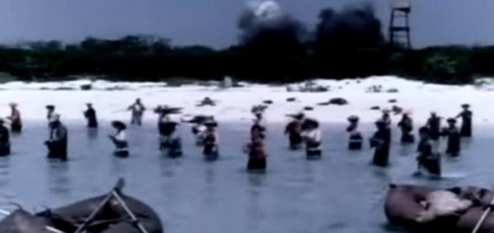 Lính Trung Quốc đổ bộ lên đảo Quang Hòa từ ngày 18/1/1974, sáng 19/1/1974 trung đội Hải kích Việt Nam Cộng hòa từ tàu HQ5 đổ bộ tái chiếm Quang Hòa gặp khó khăn. Ảnh tư liệu. Lính Trung Quốc đổ bộ lên đảo Quang Hòa từ ngày 18/1/1974, sáng 19/1/1974 trung đội Hải kích Việt Nam Cộng hòa từ tàu HQ5 đổ bộ tái chiếm Quang Hòa gặp khó khăn. Ảnh tư liệu.
