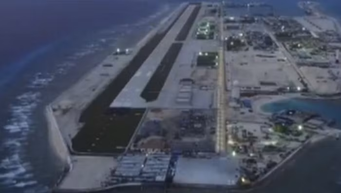 Đá Chữ Thập, 1 trong 6 cấu trúc địa lý thuộc quần đảo Trường Sa, Khánh Hòa, Việt Nam, bị Trung Quốc chiếm đóng và quân sự hóa bất hợp pháp. Ảnh: SCMP.