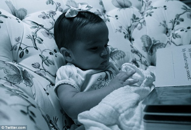 Monroe thừa hưởng nhiều nét xinh đẹp của mẹ. Monroe thừa hưởng nhiều nét xinh đẹp của mẹ.