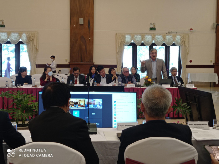 Phó giáo sư, Tiến sĩ Trần Đình Thiên phát biểu tại Tọa đàm, ảnh: HT. Phó giáo sư, Tiến sĩ Trần Đình Thiên phát biểu tại Tọa đàm, ảnh: HT.