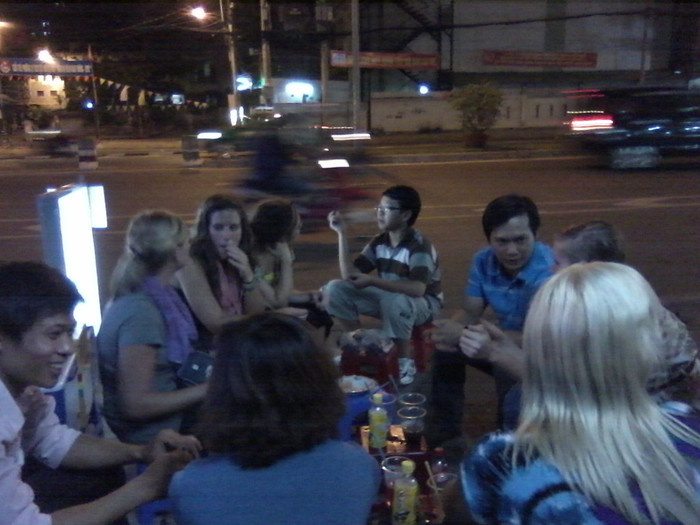 Những chém gió vô hại và các nụ cười năng nổ cùng bạn bè đêm Quy Nhơn. Ảnh minh họa: Internet. Những chém gió vô hại và các nụ cười năng nổ cùng bạn bè đêm Quy Nhơn. Ảnh minh họa: Internet.